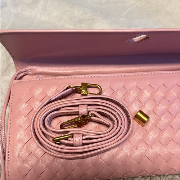 Pink intrecciato bag W/ detachable crossbody strap and plain dust bag included - Picture 12 of 14